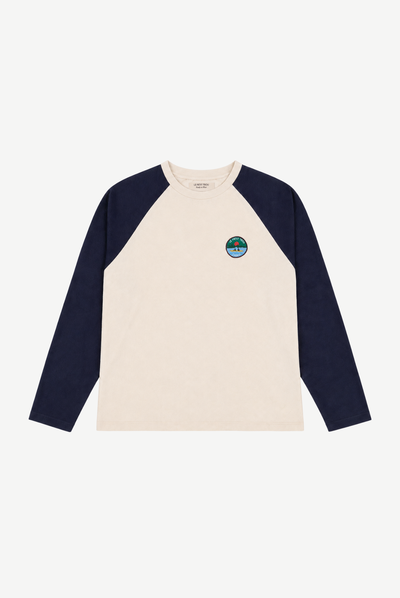 Camp Longsleeve z organicznej bawełny z naszywką