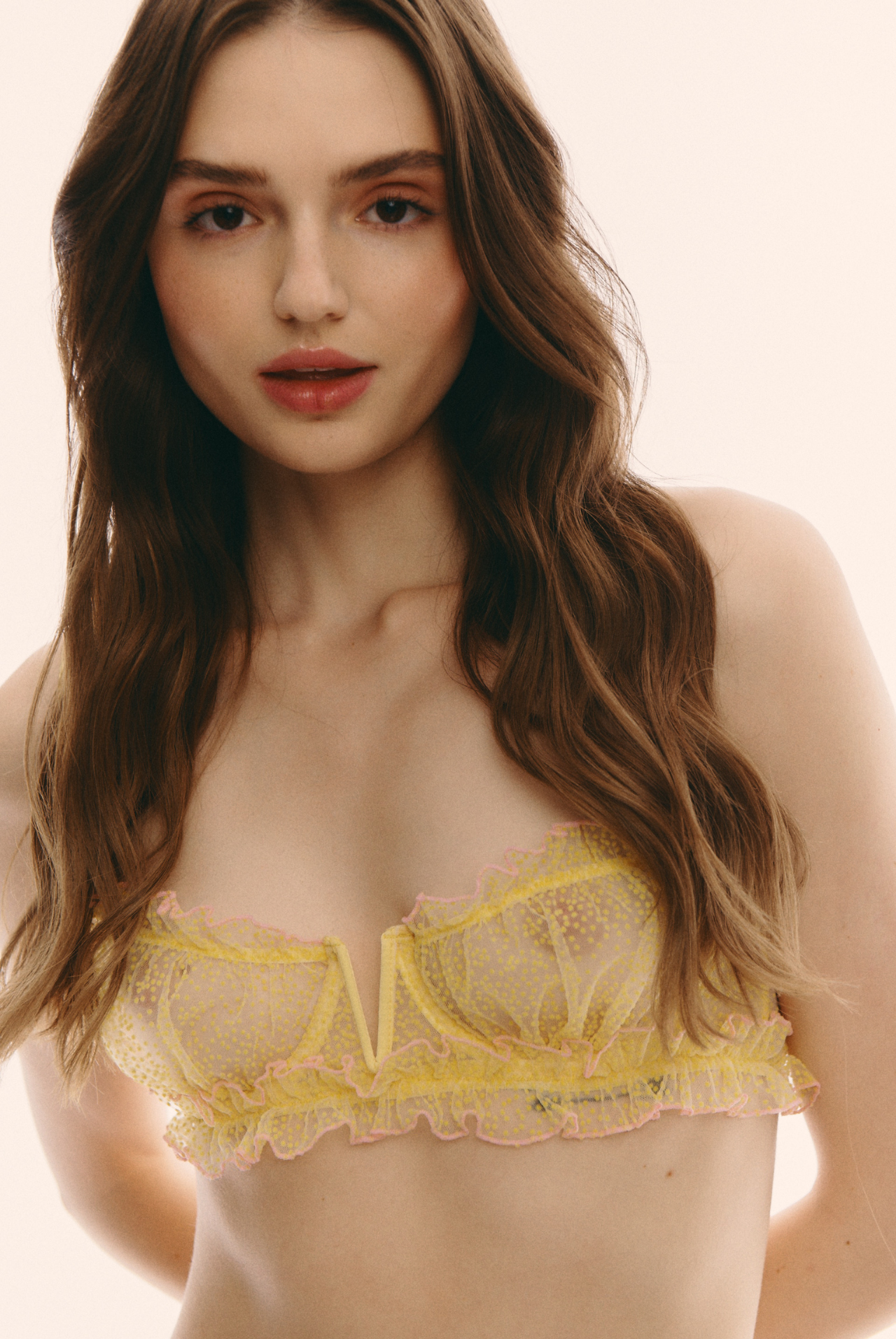 MIMOSA stanik z fiszbiną w kształcie V