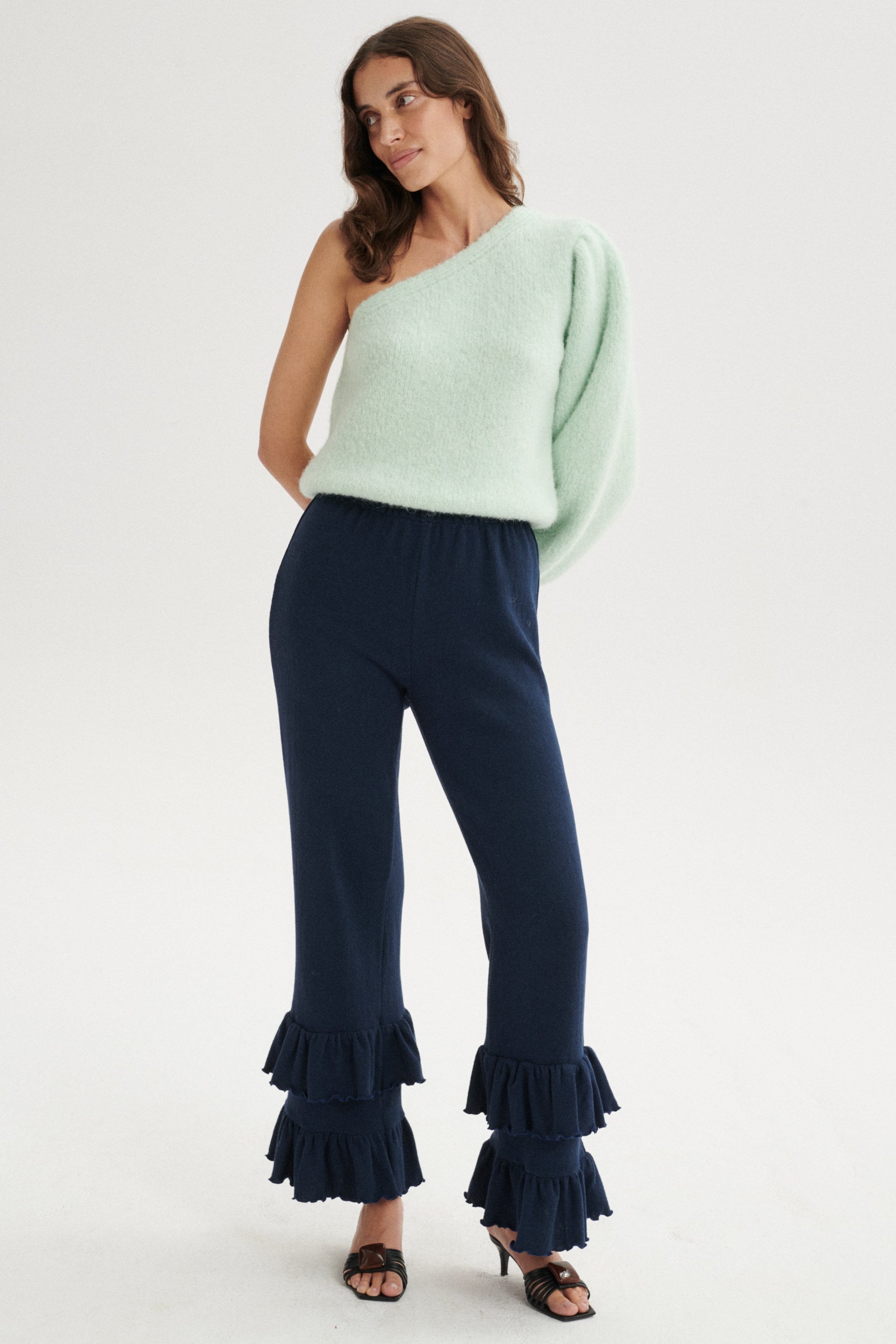 Carl Sweter z alpaki na jedno ramię