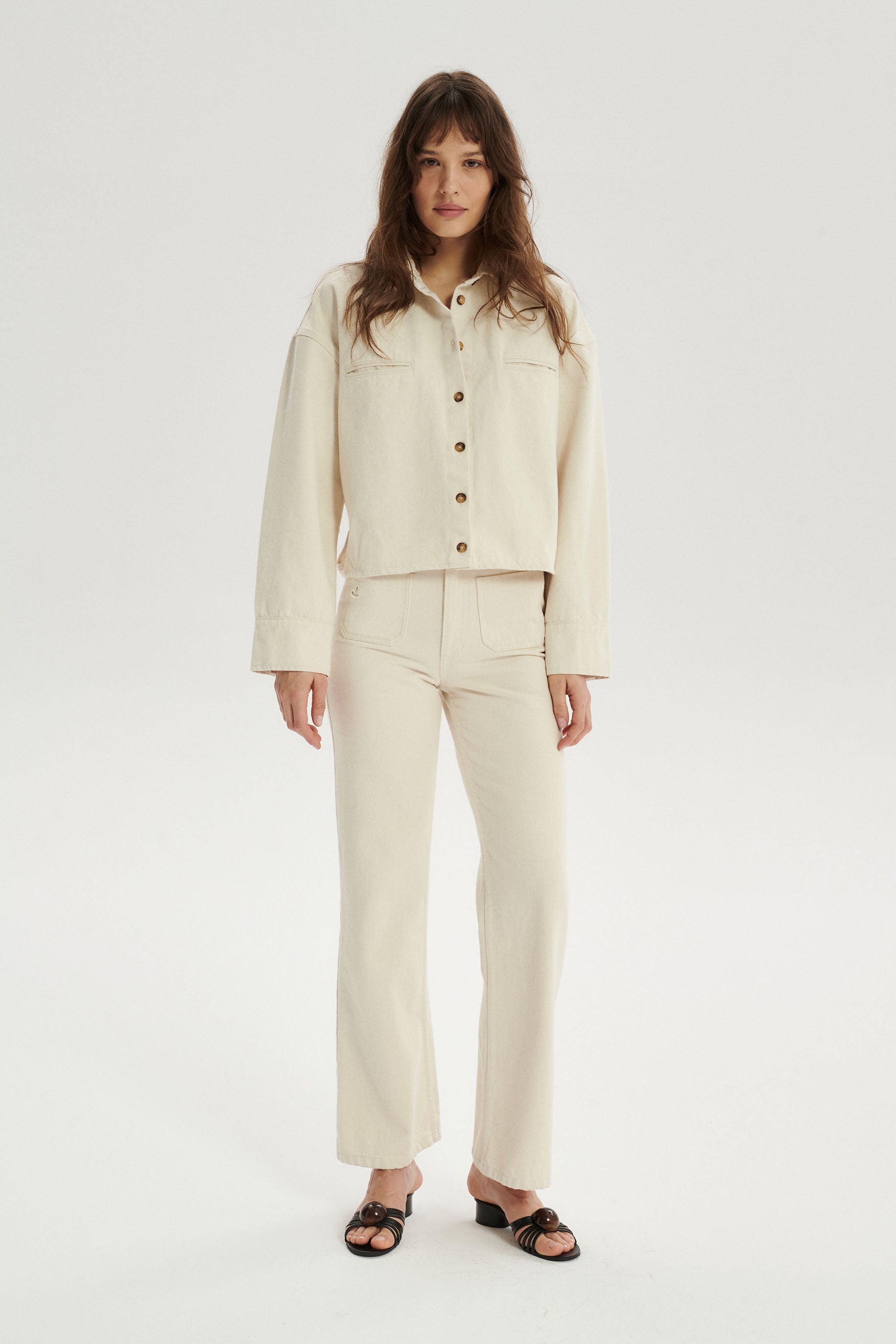 Florian Jeansy z kieszeniami z przodu i rozszerzaną nogawką