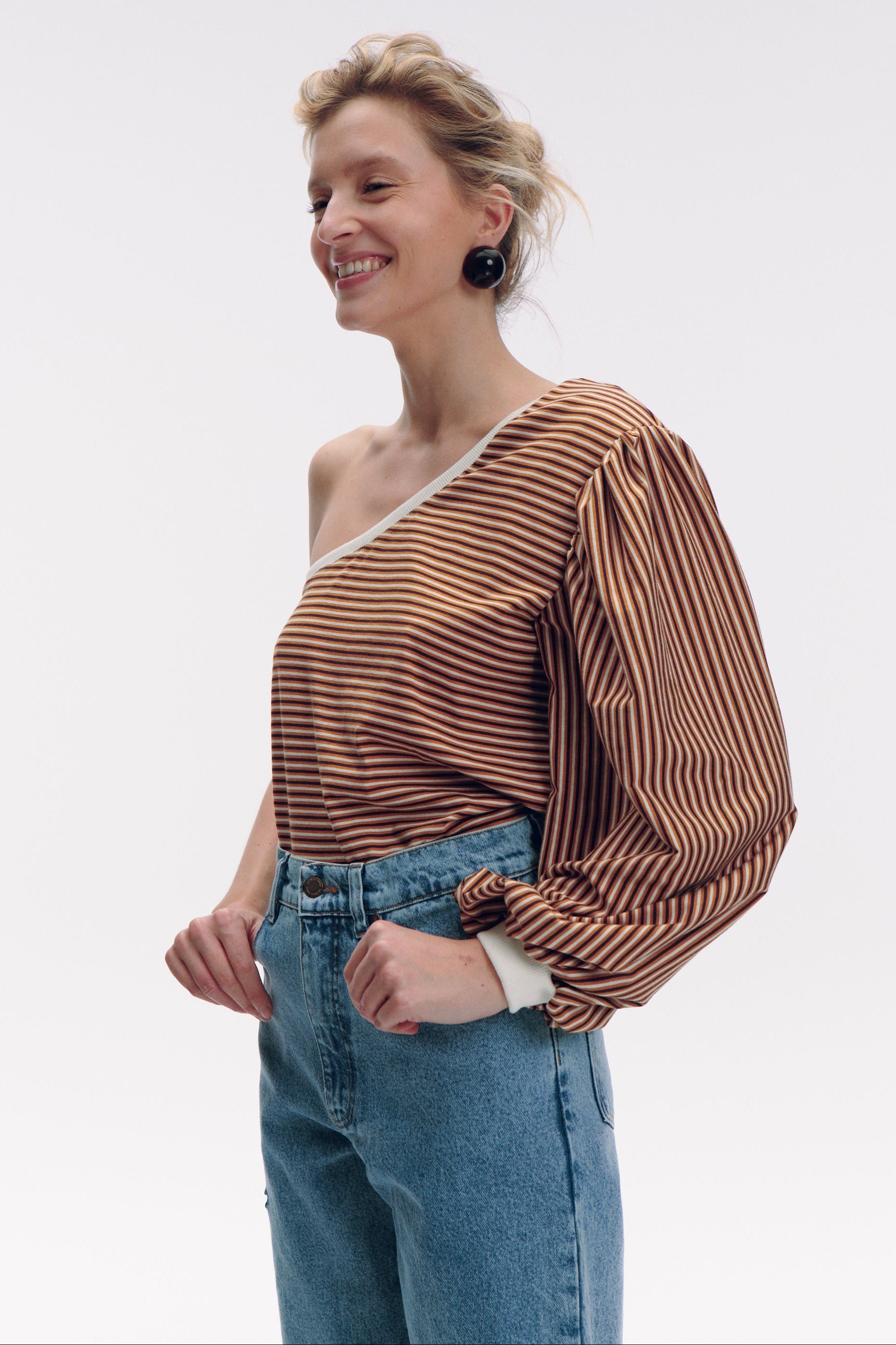 Perez One Shoulder Longsleeve - white