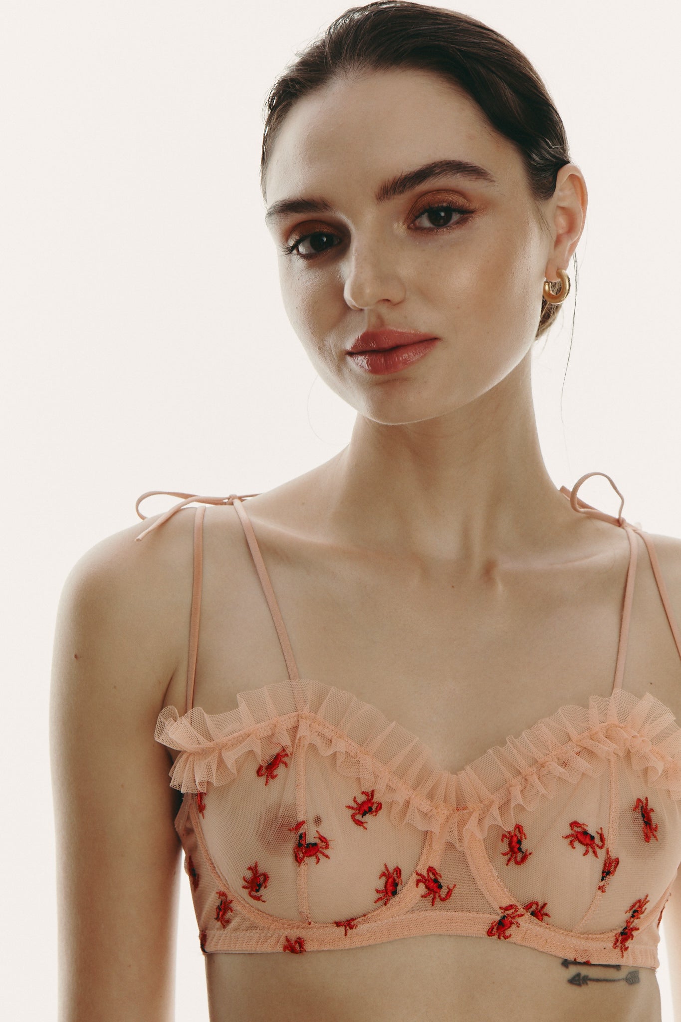 CRABE stanik z fiszbiną i falbanką